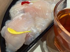 -老牌坊云南鱼豆花火锅(哈西万达店)