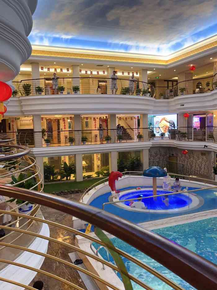 海韵之星邮轮水会(明发商业广场店)-"元旦去的,可以说用人满为患来