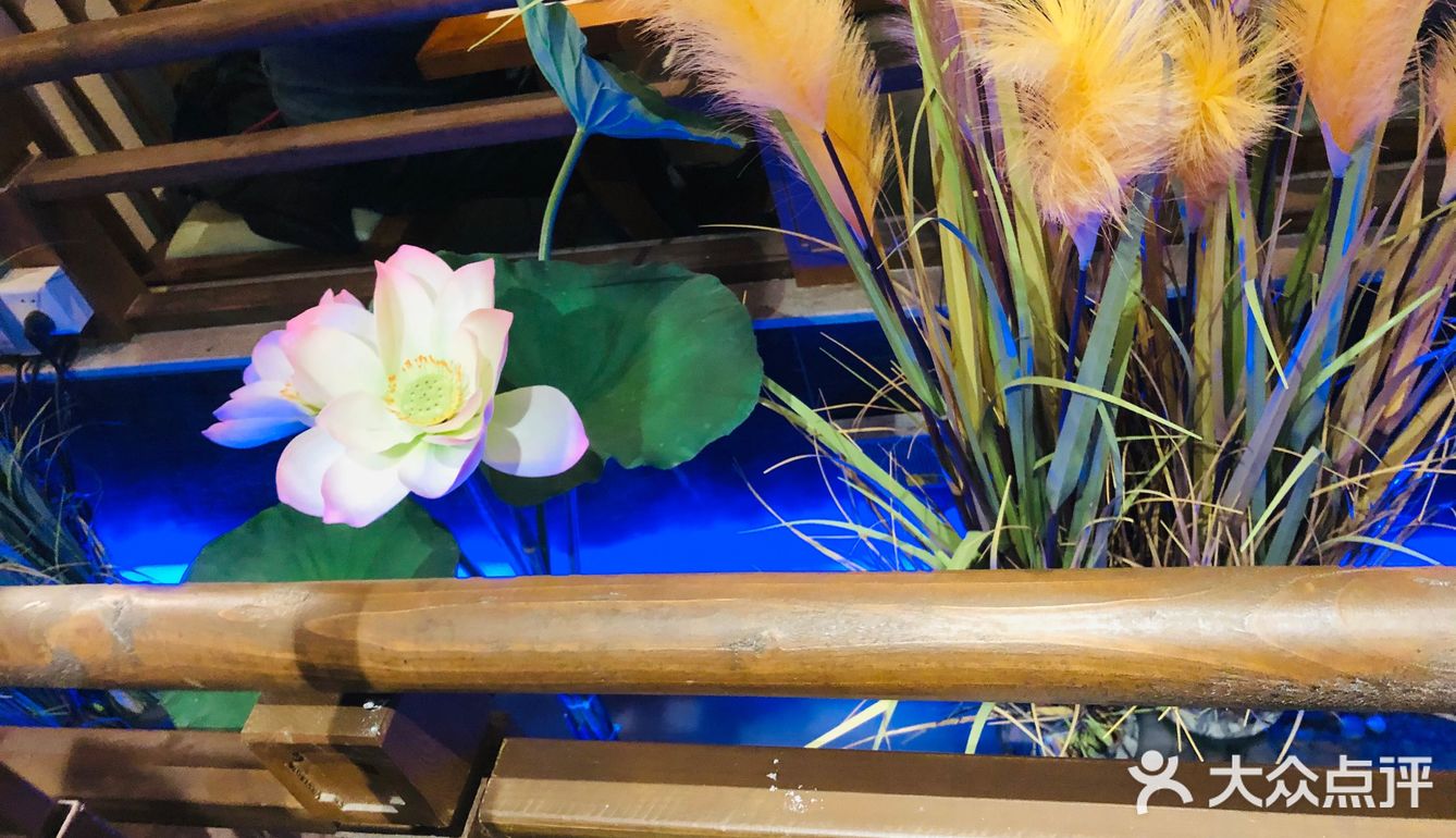 我点了一份猪蹄。这味道，值得我跑那么远来吃了！