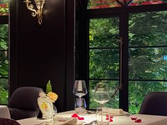 -弦月窗LUNETTE BY AMANDA(复兴路店)