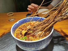 -大众跷脚牛肉馆·非遗传承单位(峨眉山店)