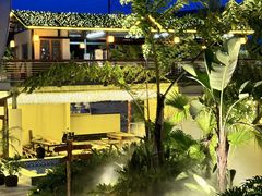 -茅草房·河畔园林火锅