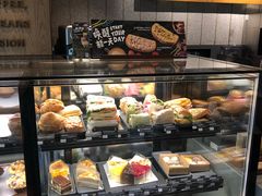 面包甜点陈列柜-星巴克(深圳侨城街店)