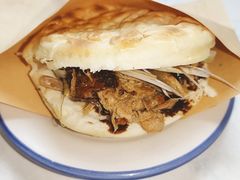 鸭肉夹饼-烤鸭肉夹馍鸭汤店