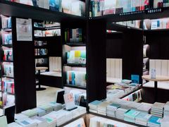-钟书阁(群光广场店)