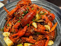 -肥肥虾庄·金牌油焖大虾(汉街SKP店)
