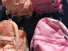 -NIKE上海青浦换季优惠店