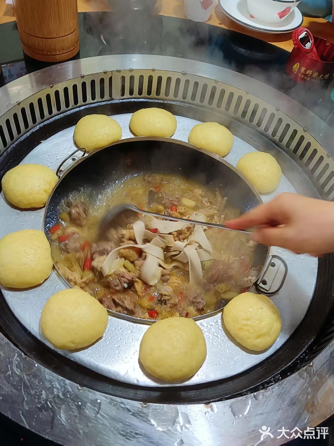 土火锅与东北玉米膜膜的完美搭配