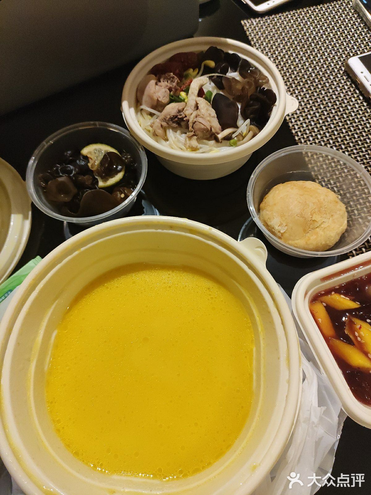 云海肴 外卖三十💰拥有花胶鸡🐔汤米线+冰粉+玫瑰饼🌸