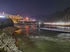 -跃进桥火烧鸡(怒江西岸店)