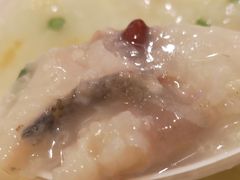 荔湾艇仔粥-卓粤拉肠(红庙店)
