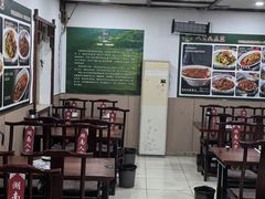 -湖南人家湘菜馆(镇江路店)
