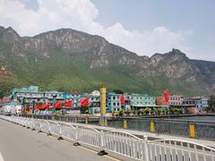 -百里峡七彩艺术小镇