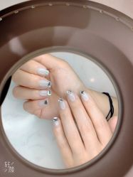 -手牵手美甲