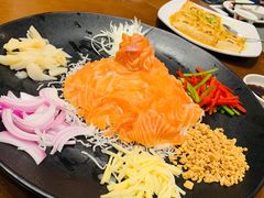 三文鱼齐齐捞起-香山家宴