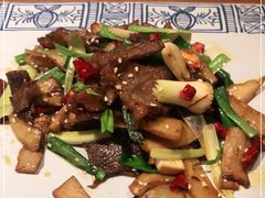 -云海肴·汽锅鸡·云南菜(天山百盛优客店)