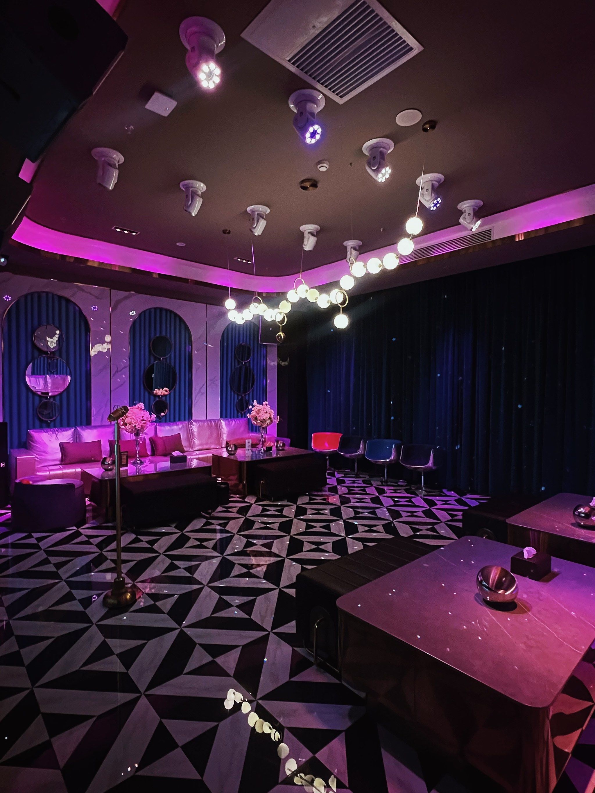 是谁的青春回忆02钱柜ktv回来了!