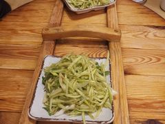 -万里闯关东铁锅炖菜馆(高新旗舰店)