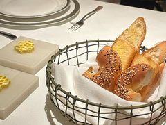 -Mogul Eatery·大亨餐酒馆