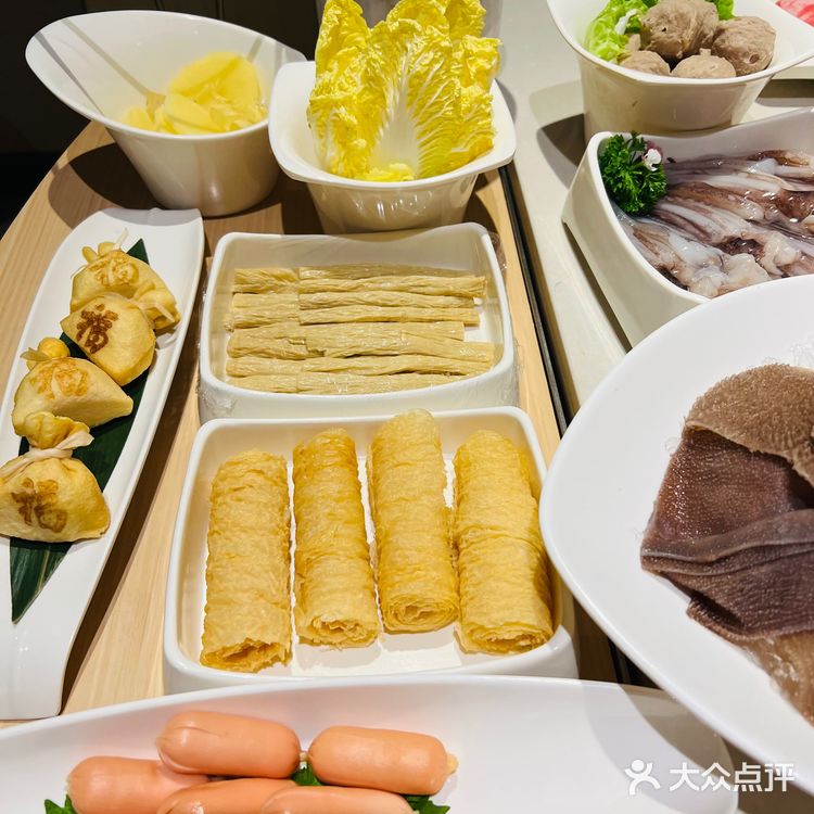 海底捞庆生太欢乐了，哈哈哈哈[加油]