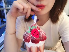 草莓杯-Cafe de Paris(林荫路店)