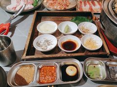 -围炉肉舍丹东海鲜烤肉·烤活鳗(步行街店)