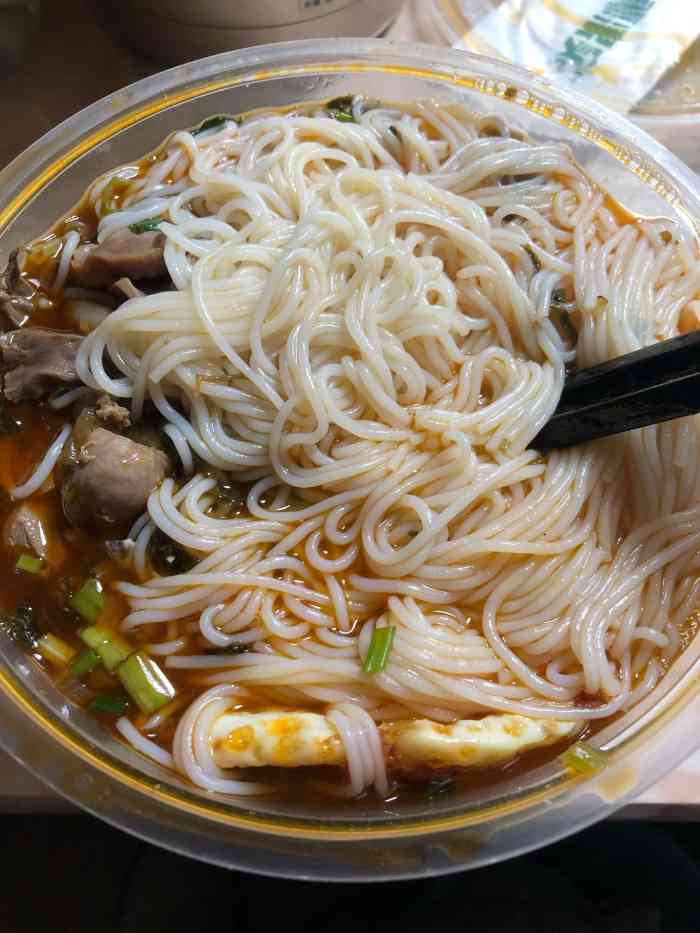 打分 第一次点这家的泡椒鸡杂米粉,味道真的不错