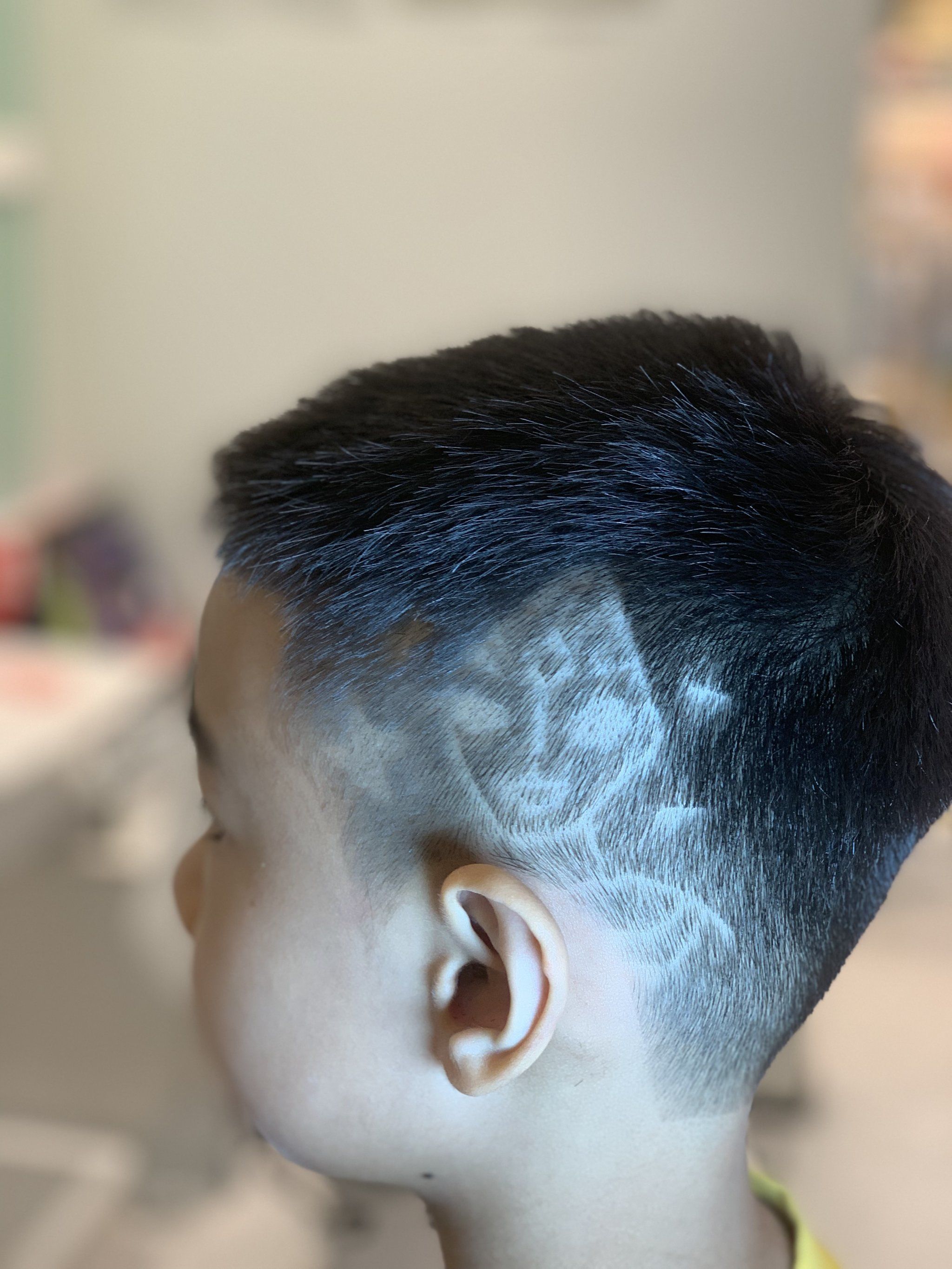 今天带宝宝来体验一下效果 还非常满意 环境很干净 宝宝很喜欢 发型