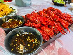 -肥肥虾庄·金牌油焖大虾(汉口城市广场店)