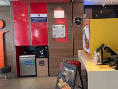 -麦当劳(汉口火车站候车室店)