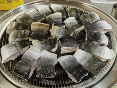 -围炉肉舍•炭烤活鳗•丹东海鲜烤肉(步行街店)