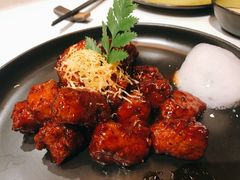 红酒泡沫牛仔粒-荟廷·晶萃(陆家嘴尚悦湾店)