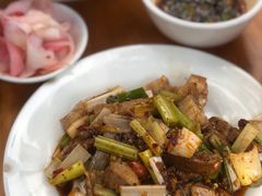 -侯记双流蘸水肥肠(阆中店)