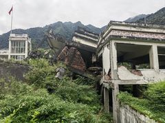 -四川汶川特大地震漩口中学遗址