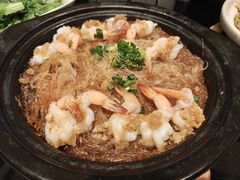 -帅巴人舅母子腊蹄民俗村