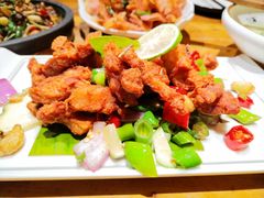 河口柠檬叶酥小排-老滇山寨•云南特色菜•地方菜•民族风情歌舞表演(金碧店)