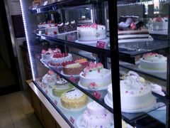 面包甜点陈列柜-味多美蛋糕(古城店)