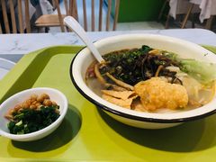 -丽丽三鲜螺蛳粉(田林路店)