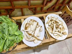 -原林野山菌火锅·炒菌(关上野生菌一条街店)