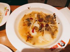 老坛酸菜鱼饭-南城香·饭香串香馄饨香(青年路店)