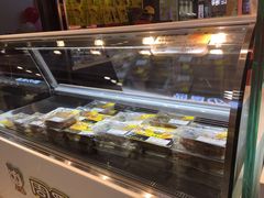 -周黑鸭(北京海淀区新中关店)