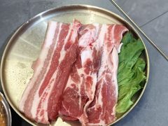 -围炉肉舍•炭烤活鳗•丹东海鲜烤肉(步行街店)