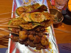 -何师烧烤·小龙虾·江湖川菜·精酿啤酒(中铁西城店)