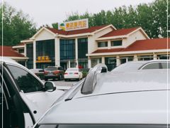 -窦店服务区-停车场