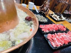 -果松木炭酸菜铜火锅·外婆参鸡汤