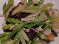 羊肚菌炒芦竹笋-那家小馆•北京菜•烤鸭(香山店)