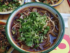 -拈签一笑黄牛肉辣卤串串