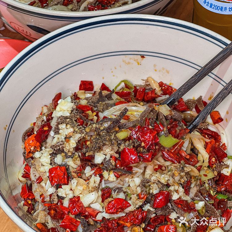 多少次来钟楼,就为了这 👉燃柒爆肚面