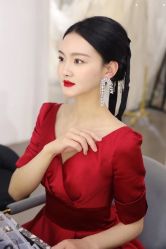 -艾米丽婚纱礼服