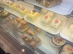 -白玉兰食品甜凤店(合生汇店)